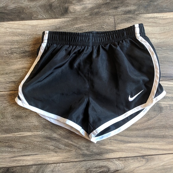 3t nike shorts girl